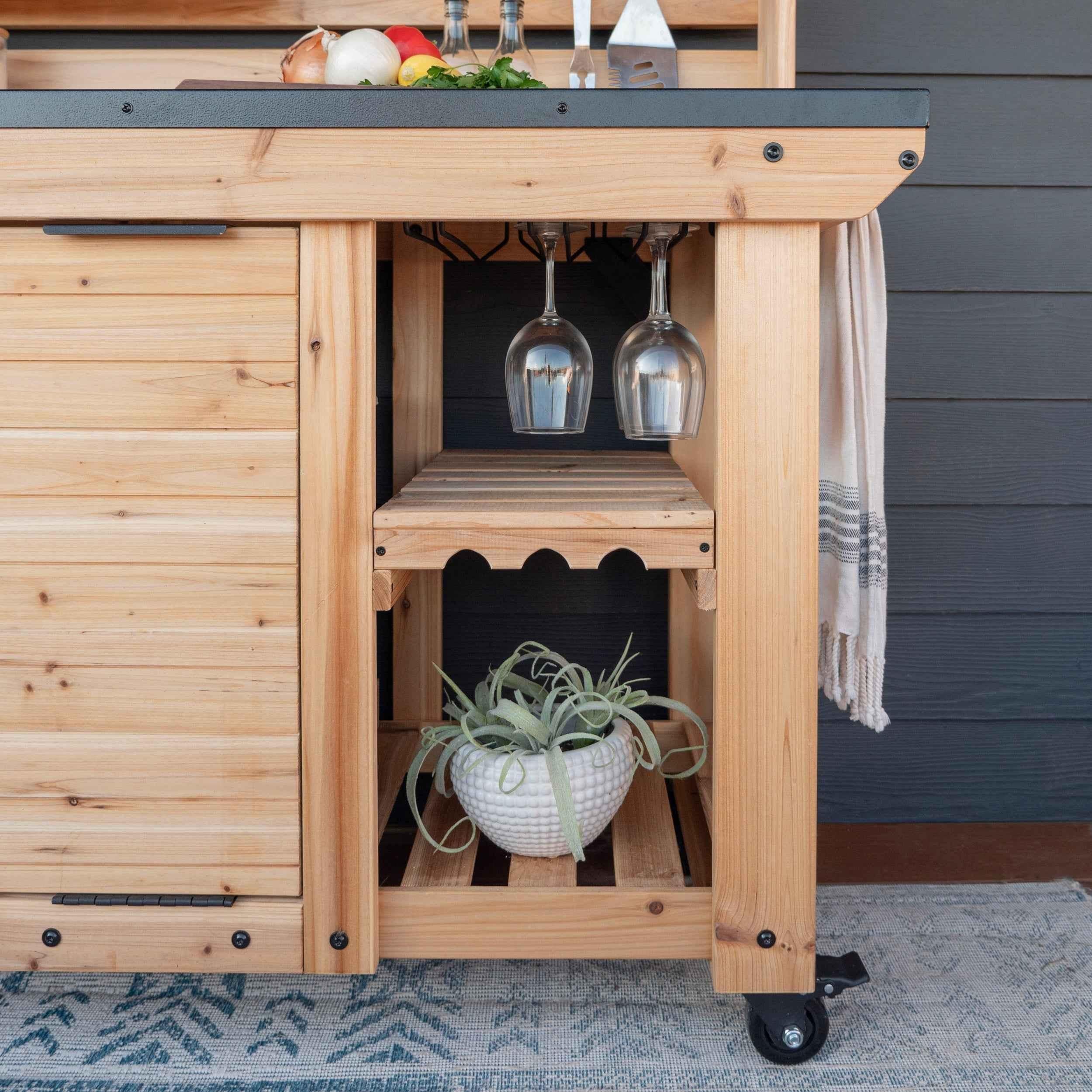 Backyard Discovery Hutch/Serving Station.